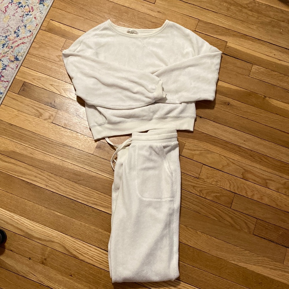 Supply Cream lounge set